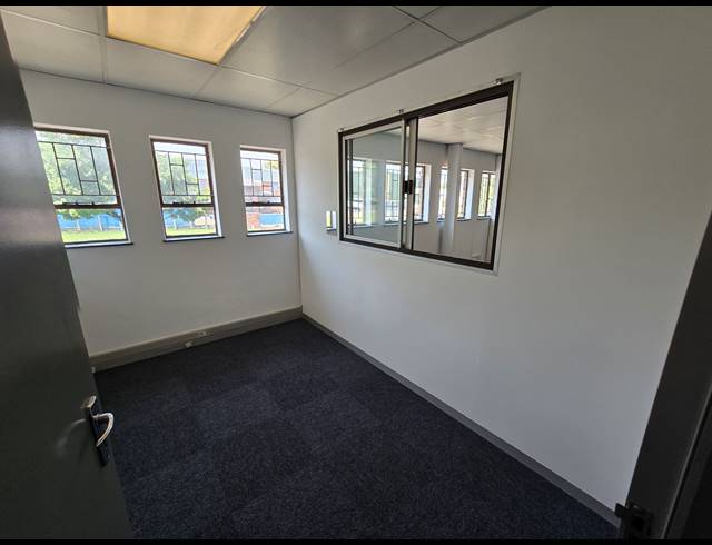 331M² WAREHOUSE TO LET IN MEADOWDALE